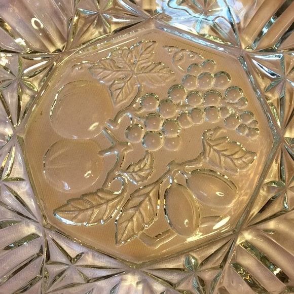 FINAL SALE PRICE Glass Design & Fruit Serving Bowls - Picture 4 of 6